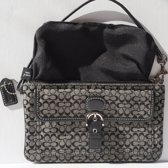 SOLD!!! Coach Black/Grey Soho Minsig Lg Wristlet - Picture 3 of 4